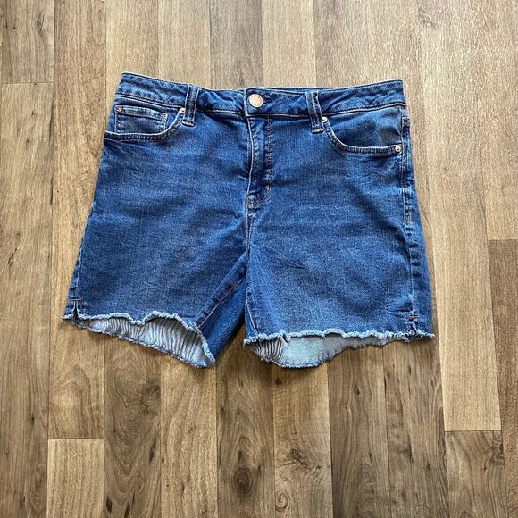 Seven7 Cutoff Denim Shorts Size 10 - Picture 1 of 7
